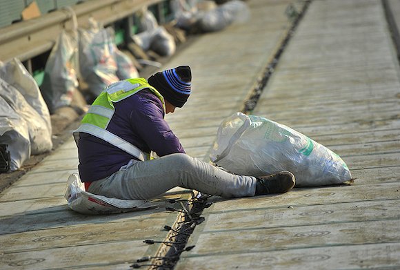 中国首条太阳能高速公路年底通车丨除了充电还能融雪